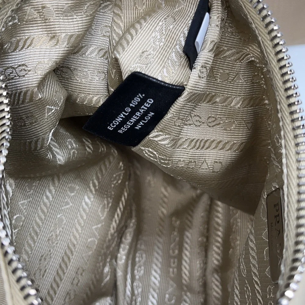 Prada Re-edition 2005 re-nylon bag - Picture 8 of 12
